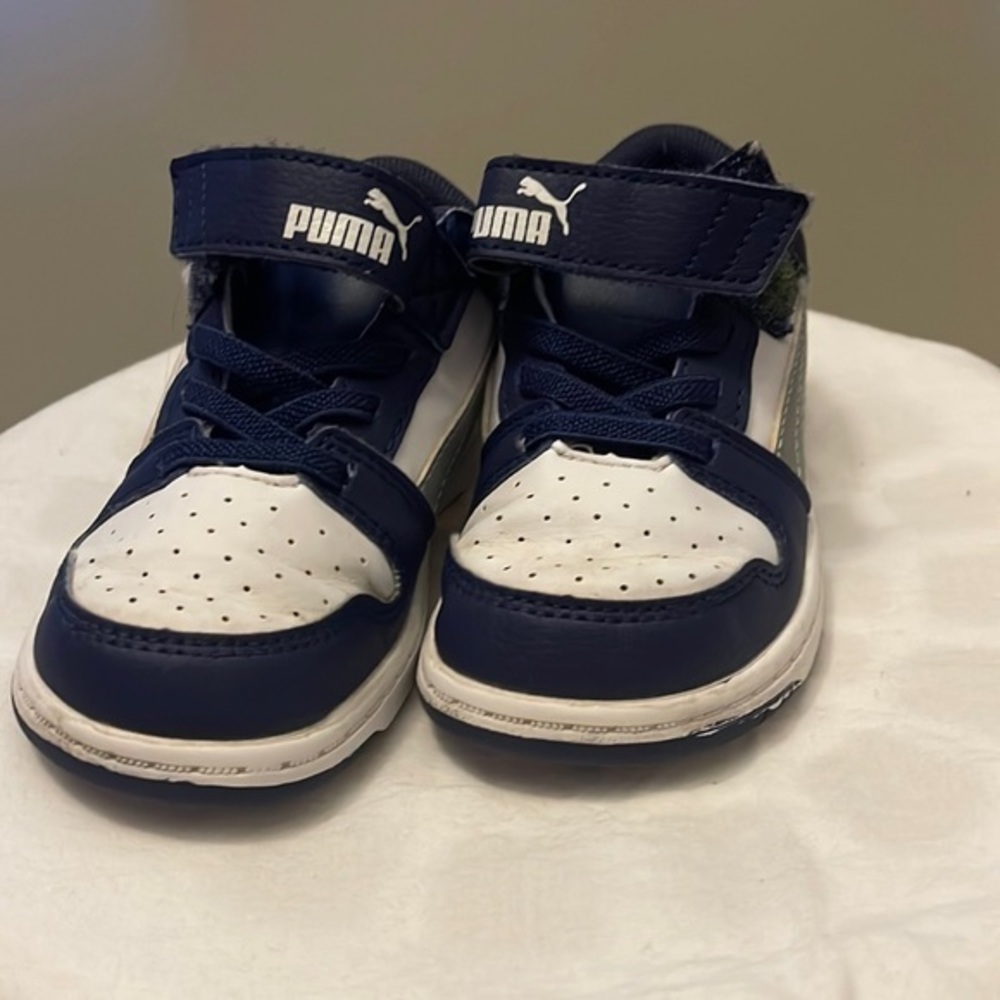 Puma toddler shoes Blue and white size 8c